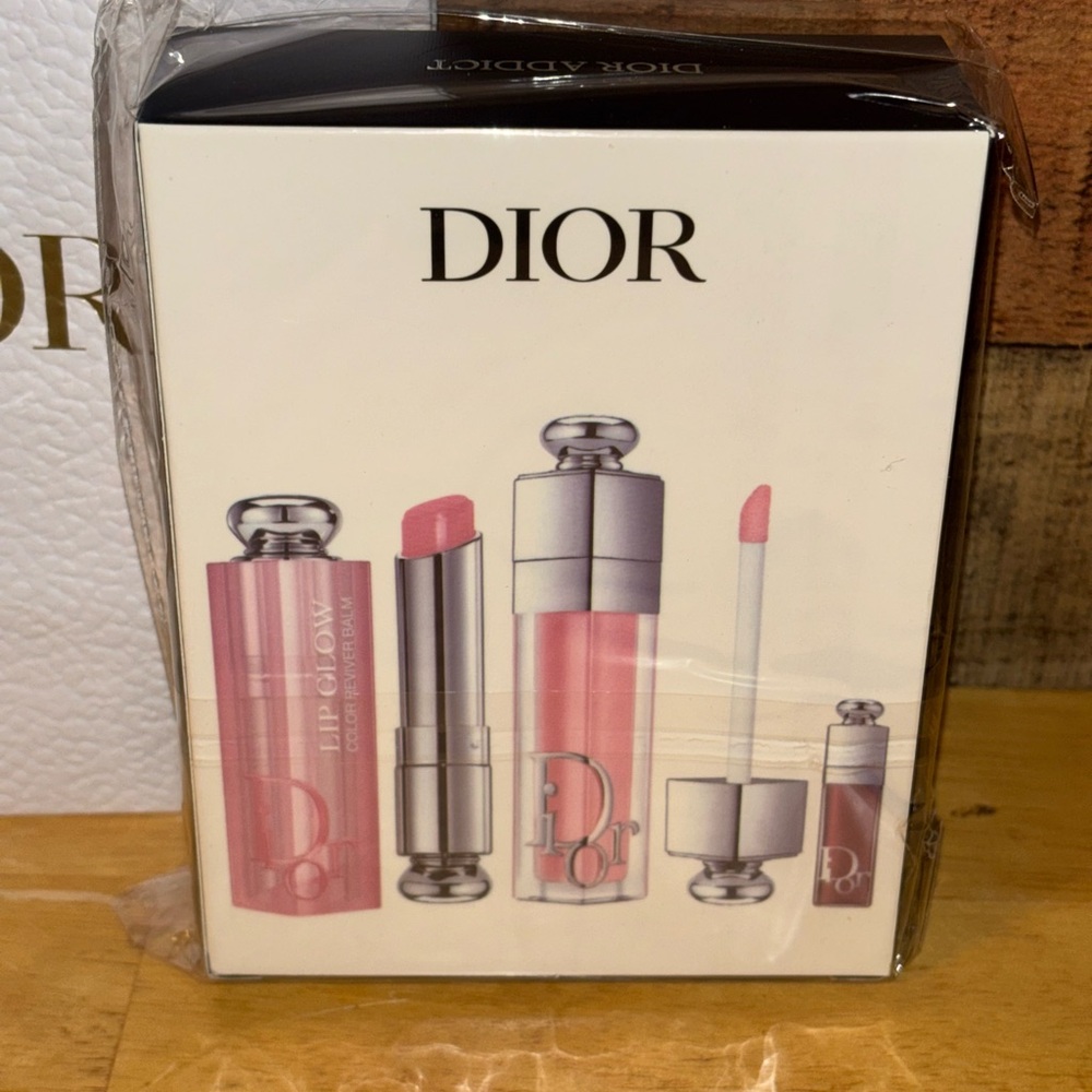 Dior Addict Lip Essentials 3-piece makeup set - Picture 2 of 5